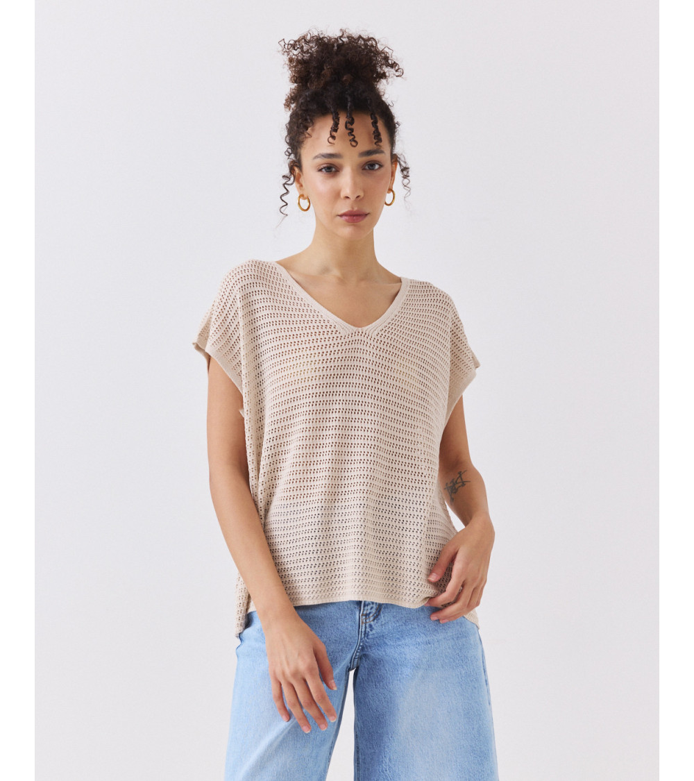 CHALECO DE PUNTO CALADO CON CUELLO EN V | MULAYA