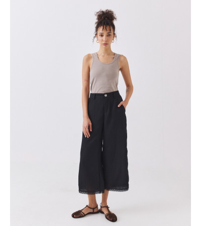 PANTALÓN FLUIDO CON BAJO DE ENCAJE Y BOLSILLOS | MULAYA