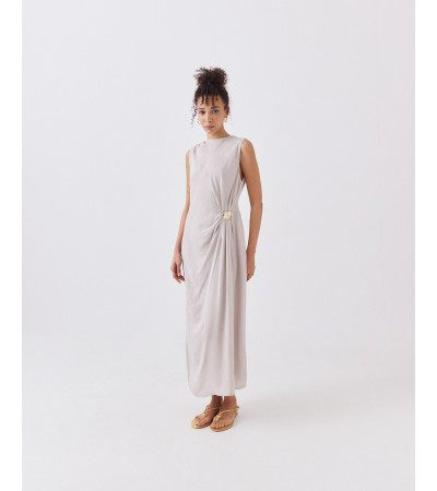 VESTIDO LARGO CON APLIQUE DORADO Y FRUNCIDO | MULAYA