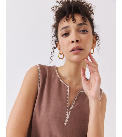 BLUSA CUELLO V BORDADOS SISA | MULAYA