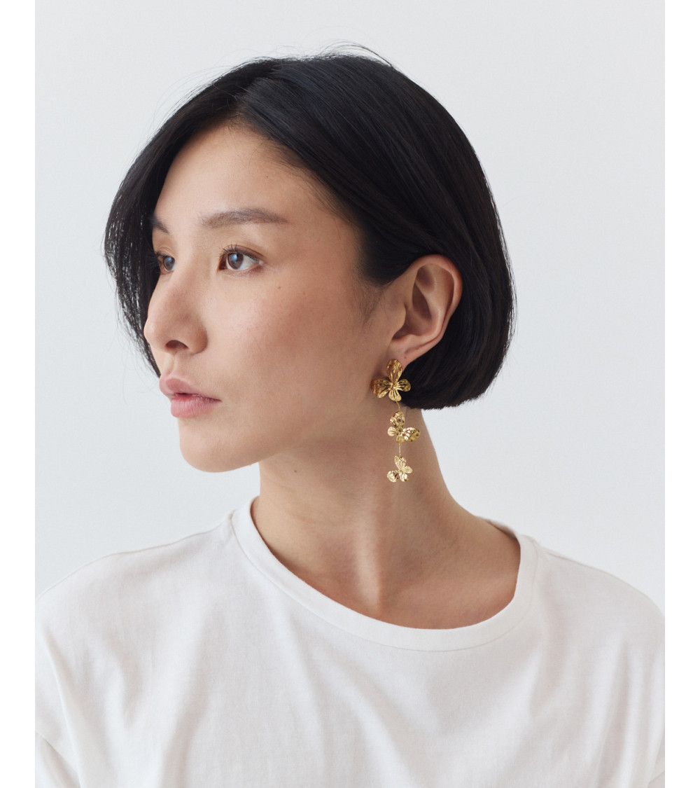 PENDIENTES LARGOS DE ACERO CON MARIPOSAS EN CASCADA | MULAYA