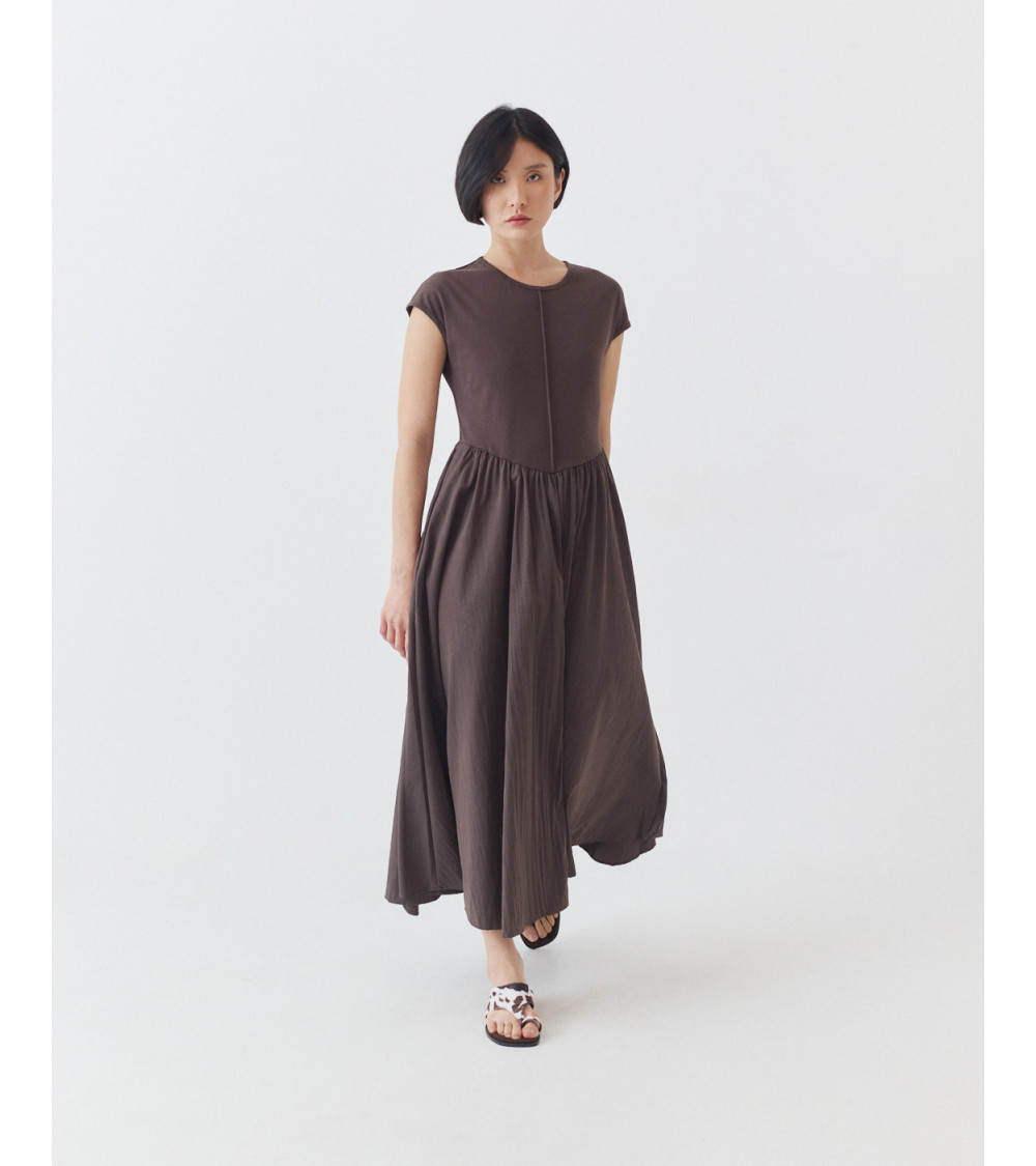 VESTIDO LARGO DOBLE TEJIDO CON CORTE EN V | MULAYA