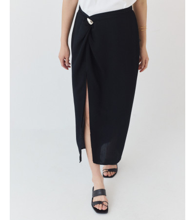 FALDA MIDI RECTA CRUZADA CON DETALLE METÁLICO | MULAYA