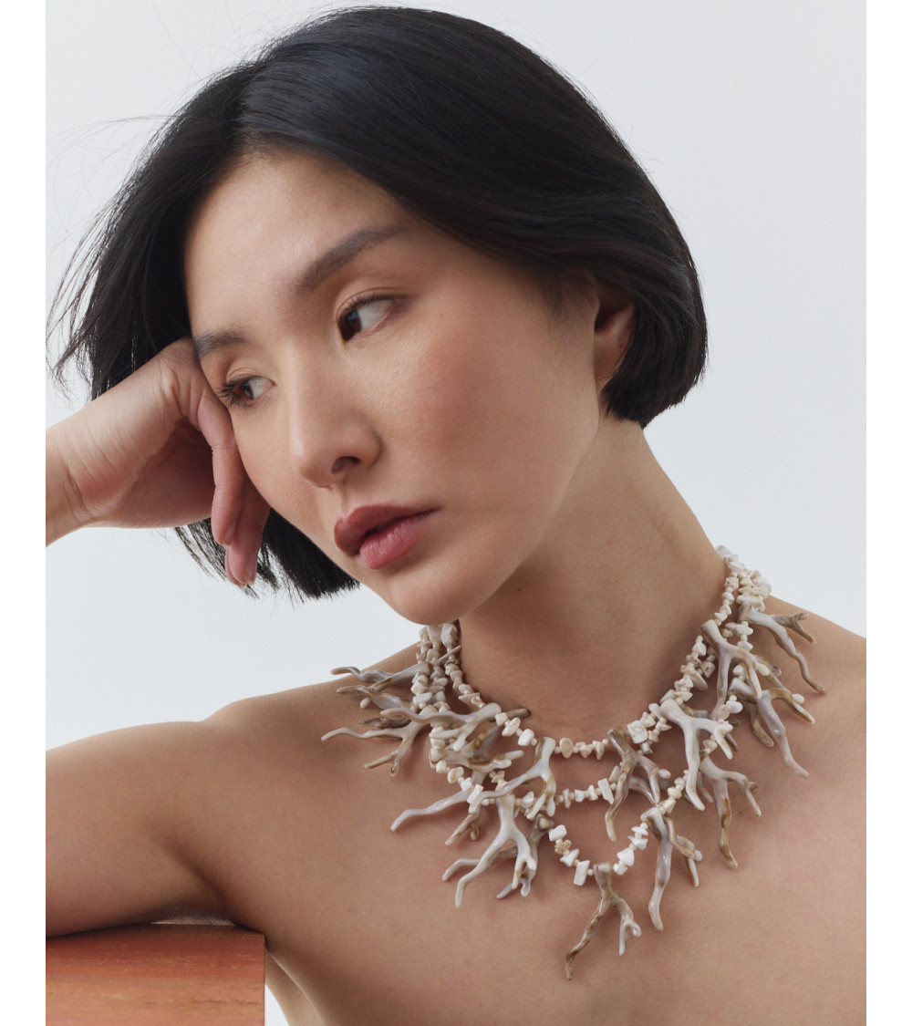 Collar de Tres Cadenas con Piedras Efecto Coral | MULAYA