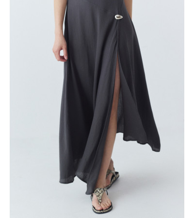 VESTIDO LARGO CON APLIQUE DORADO | MULAYA