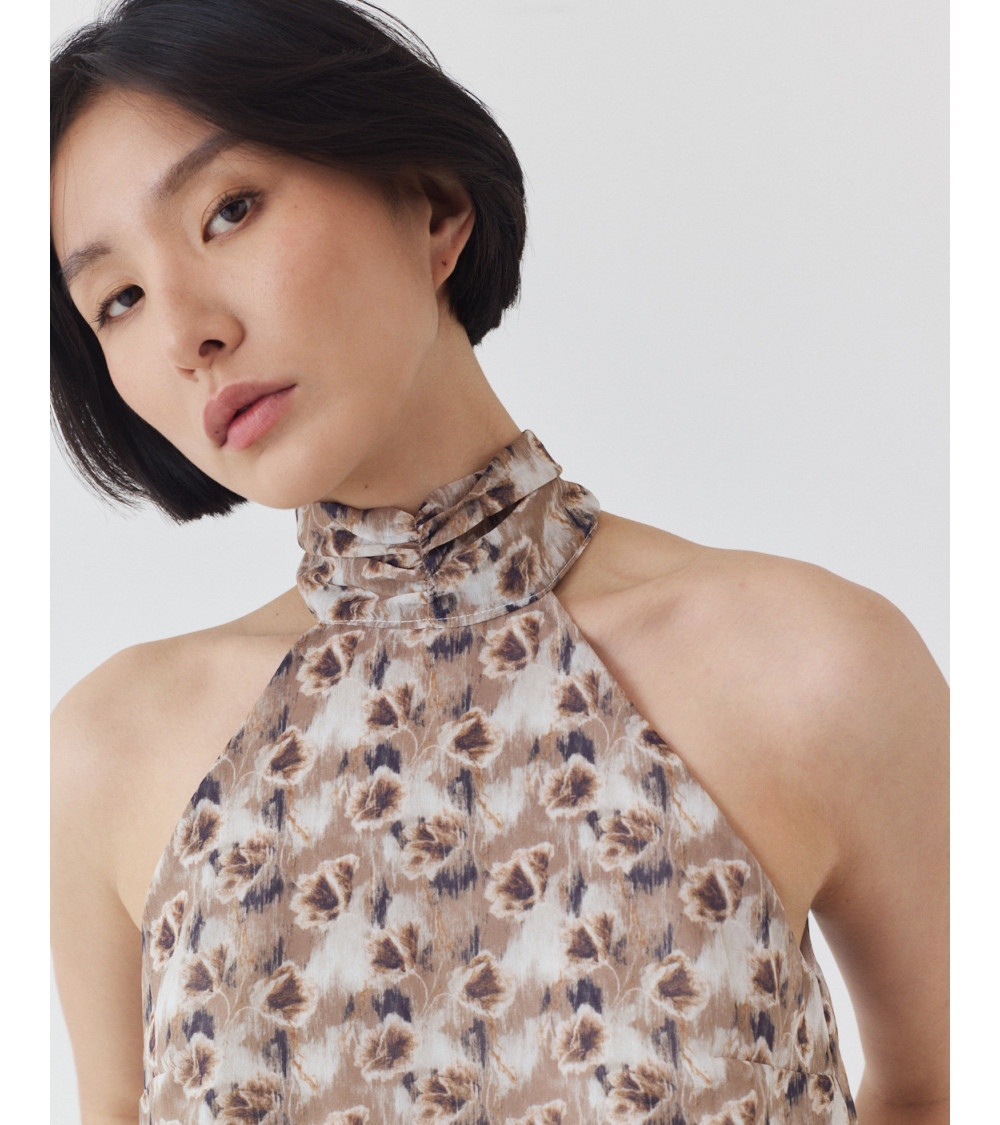 TOP HALTER ESTAMPADO CON ABERTURA TRASERA | MULAYA