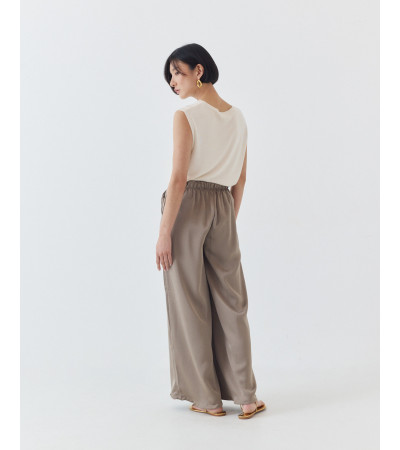 PANTALÓN WIDE LEG SATINADO CON BOTONES Y PINZAS | MULAYA