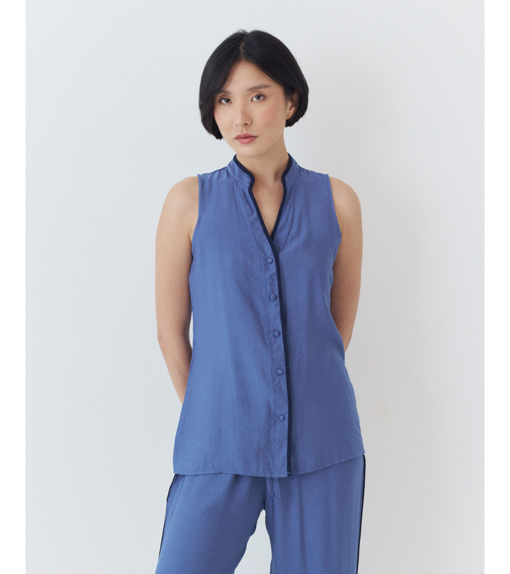 BLUSA CUELLO MAO CON VIVOS A CONTRASTE | MULAYA