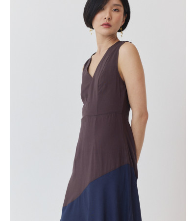 VESTIDO LARGO CON CUELLO V Y BLOQUE A CONTRASTE | MULAYA