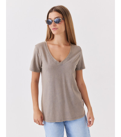 CAMISETA BÁSICA DE MANGA CORTA CON CUELLO EN V | MULAYA
