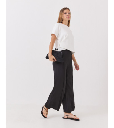 CAMISETA CROP BOXY FIT CON CUELLO REDONDO | MULAYA