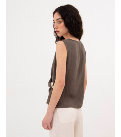 TOP CRUZADO CON BROCHE PLATEADO | MULAYA