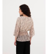 BLUSA ESTAMPADA CON FRUNCES Y VOLANTE | MULAYA