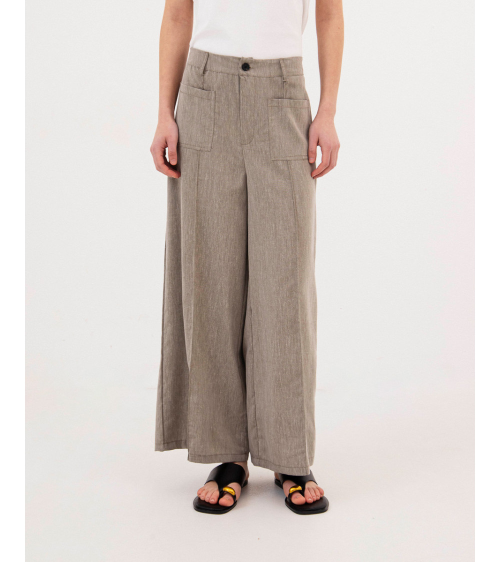 PANTALÓN CON BOLSILLOS PARCHE Y LINO | MULAYA