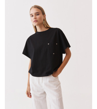 CAMISETA BOXY APLIQUES METÁLICOS | MULAYA