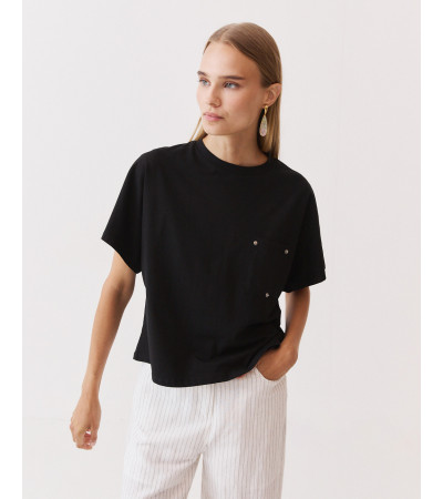 CAMISETA BOXY APLIQUES METÁLICOS | MULAYA