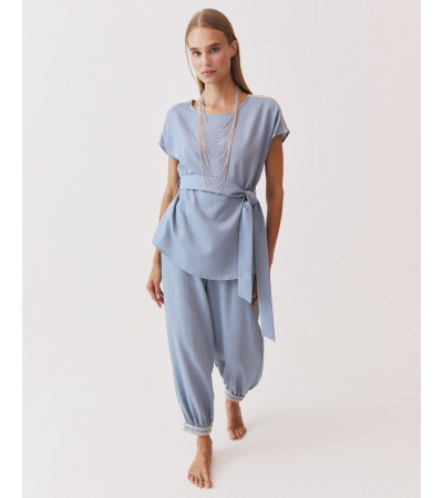 BLUSA CON DETALLES DE BRILLOS Y CINTURÓN | MULAYA