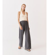 PANTALÓN WIDE LEG CON PLIEGUES LATERALES | MULAYA