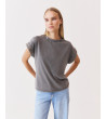 CAMISETA TACHUELAS CUELLO REDONDO MANGA CORTA | MULAYA