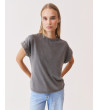 CAMISETA TACHUELAS CUELLO REDONDO MANGA CORTA | MULAYA
