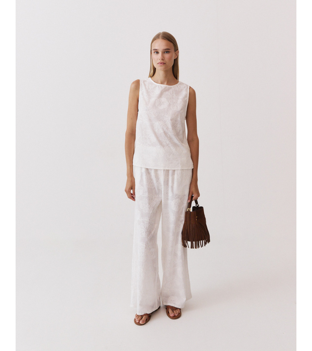 PANTALÓN WIDE LEG CON BORDADO FLORAL | MULAYA