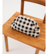 BOLSO POUCH DE CUADROS CON CADENA | MULAYA