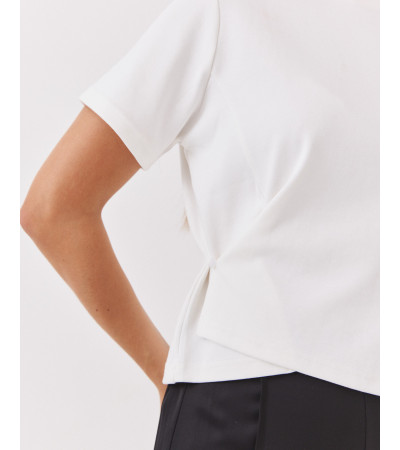 CAMISETA CROP BOXY FIT CON CUELLO REDONDO | MULAYA
