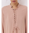 BLUSA CUELLO MAO ESCOTE ENTRELAZADO | MULAYA