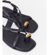 SANDALIAS PLANA ADORNO METÁLICO
