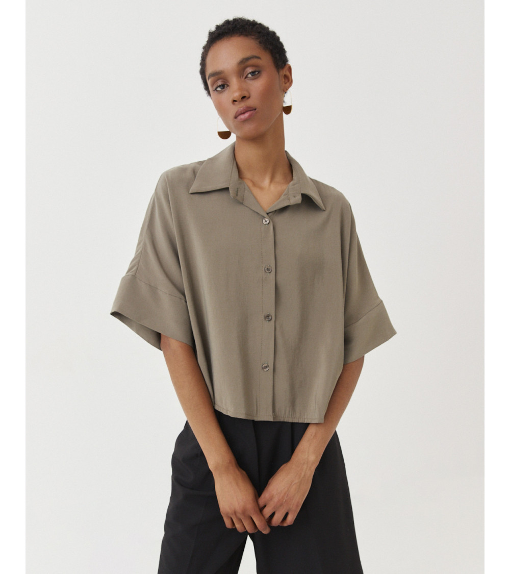CAMISA CROP SOLAPA MANGA FRANCESA BOTONES | MULAYA