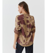 BLUSA ESTAMPADA ESCOTE V CHARRETERA BOTONES | MULAYA