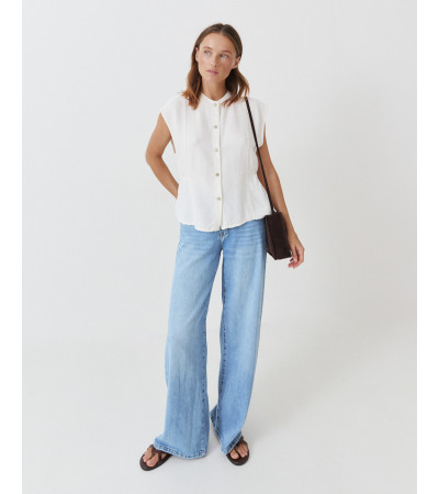 BLUSA CUELLO REDONDO MANGA CORTA VOLANTE BOTONES | MULAYA