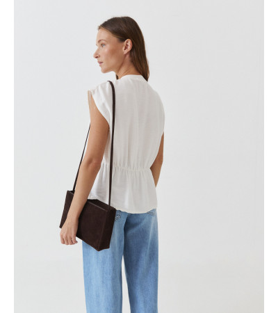 BLUSA CUELLO REDONDO MANGA CORTA VOLANTE BOTONES | MULAYA