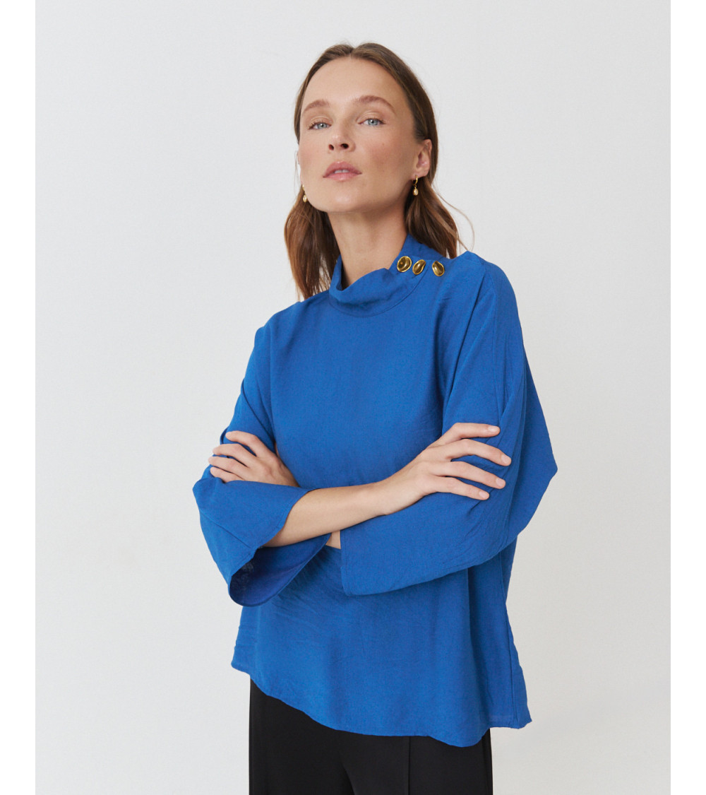 BLUSA CUELLO MAO BOTONES MANGA MURCIÉLAGO | MULAYA