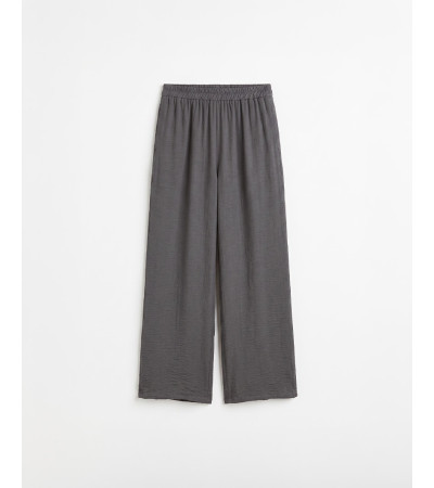 PANTALÓN WIDE LEG CON PLIEGUES LATERALES | MULAYA