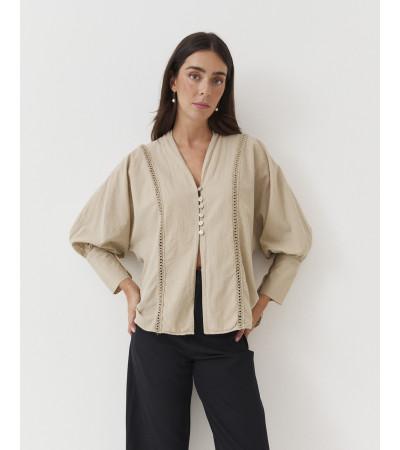BLUSA CUELLO MAO ESCOTE V