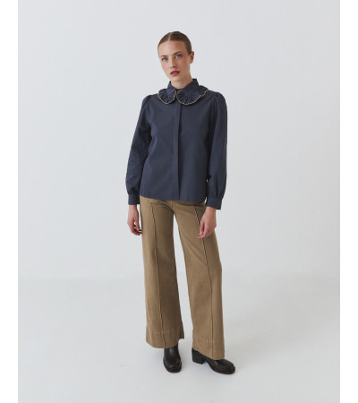 Camisa babero volante ribete contraste cartera | Mulaya