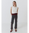 JEANS STRAIGHT CON BORDADO FLORAL