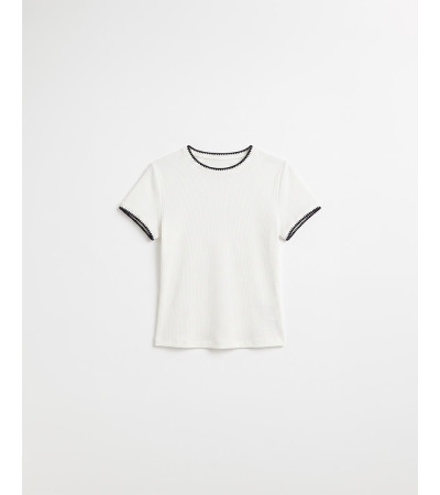 CAMISETA MANGA CORTA DETALLES CONTRASTE | MULAYA