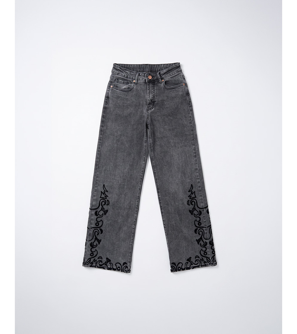 JEANS STRAIGHT BORDADOS | MULAYA