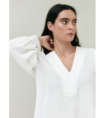 BLUSA PLIEGUES ESCOTE