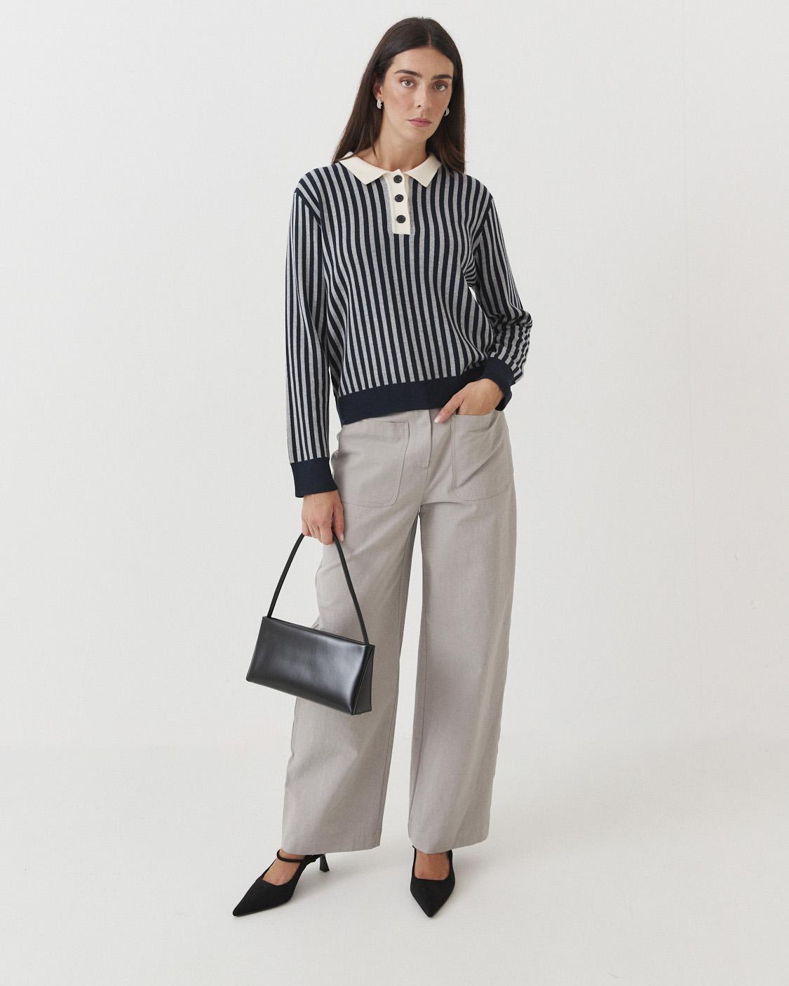 CONTRAST COLLAR STRIPED SWEATER