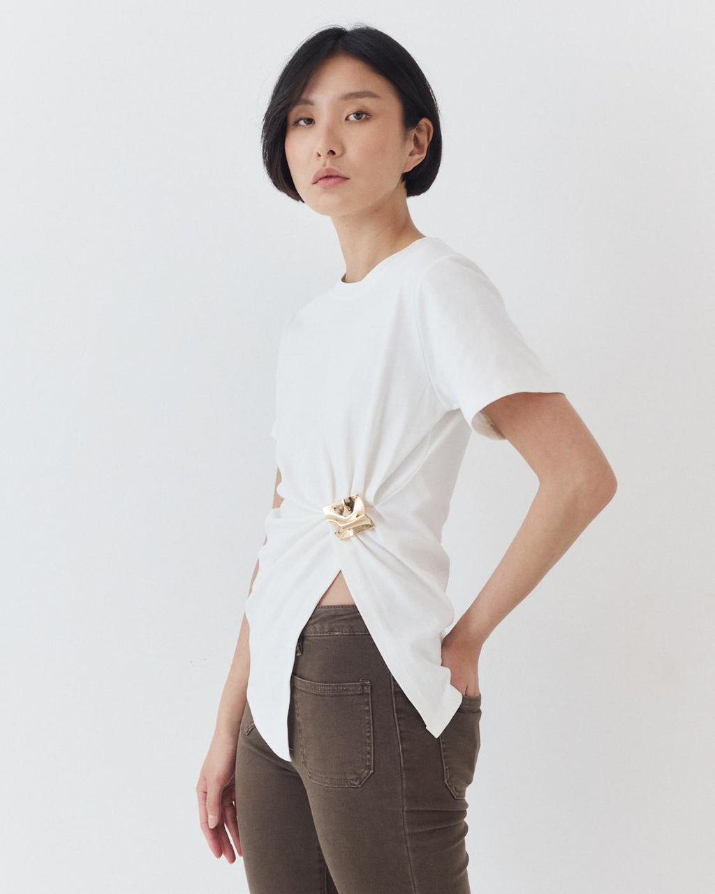 T-SHIRT WITH BROOCH DETAIL