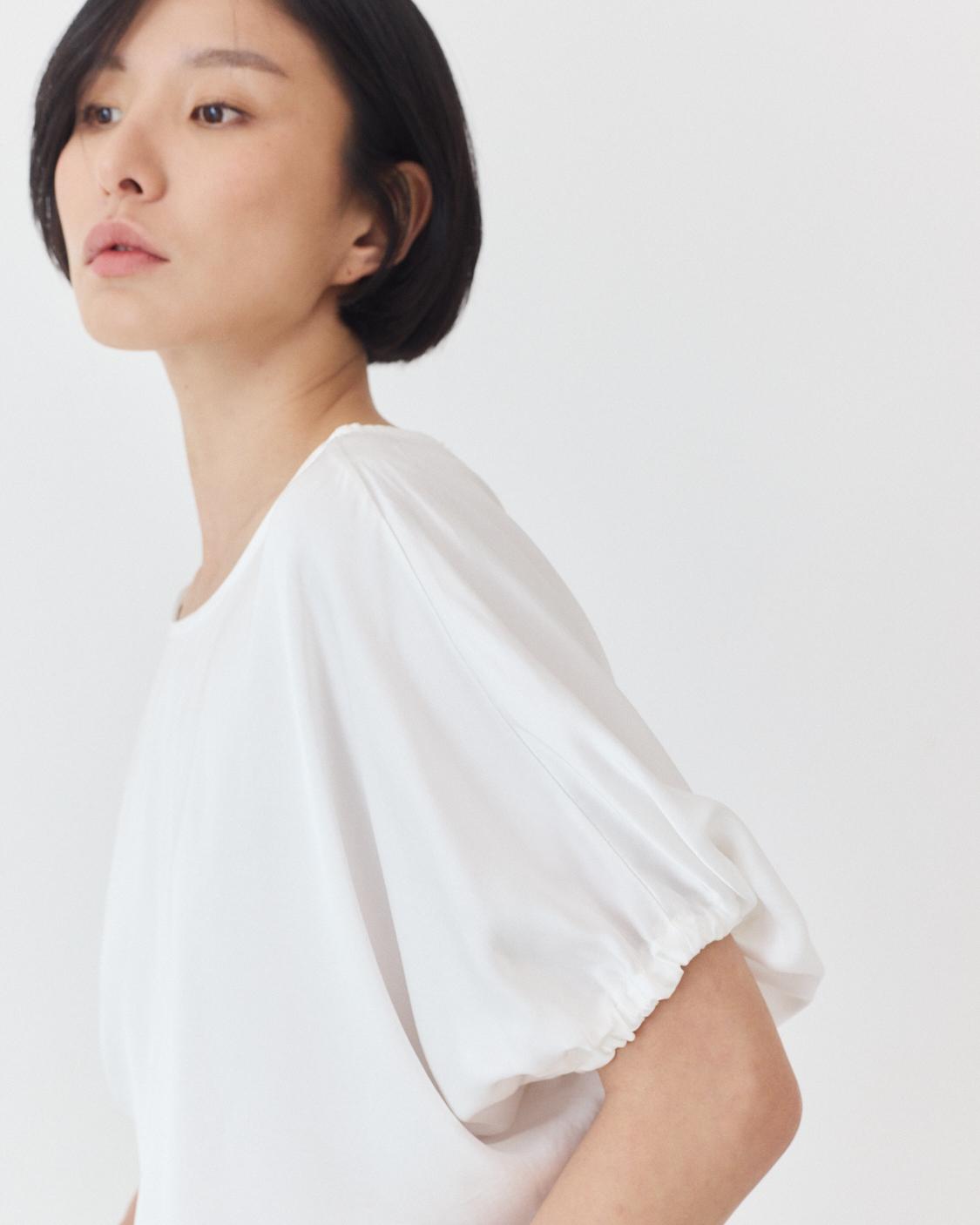 BLUSA DETALLE MANGAS