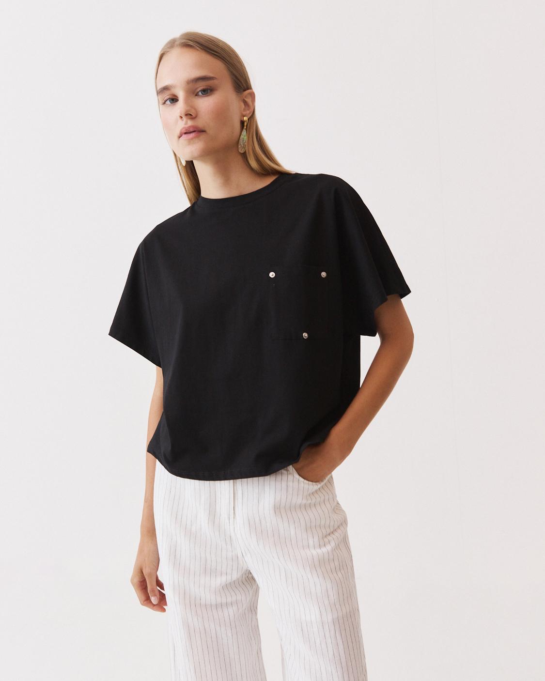 BOXY T-SHIRT WITH METALLIC APPLIQUÉS