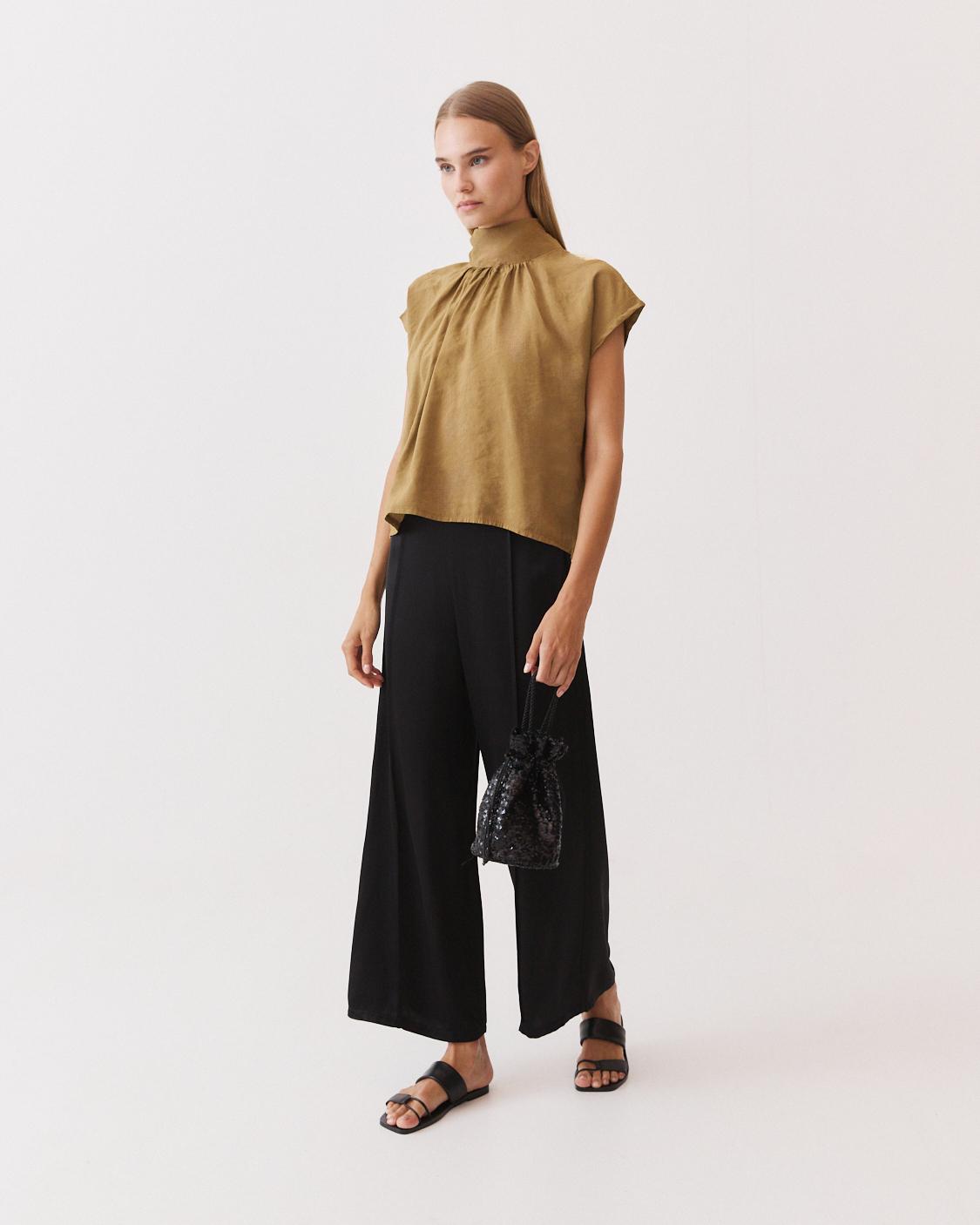 SLEEVELESS TIE-FRONT BLOUSE