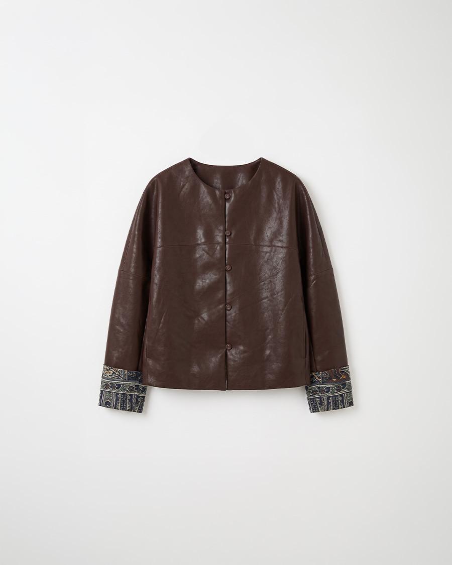 CHAQUETA EFECTO PIEL PUÑOS CONTRASTE