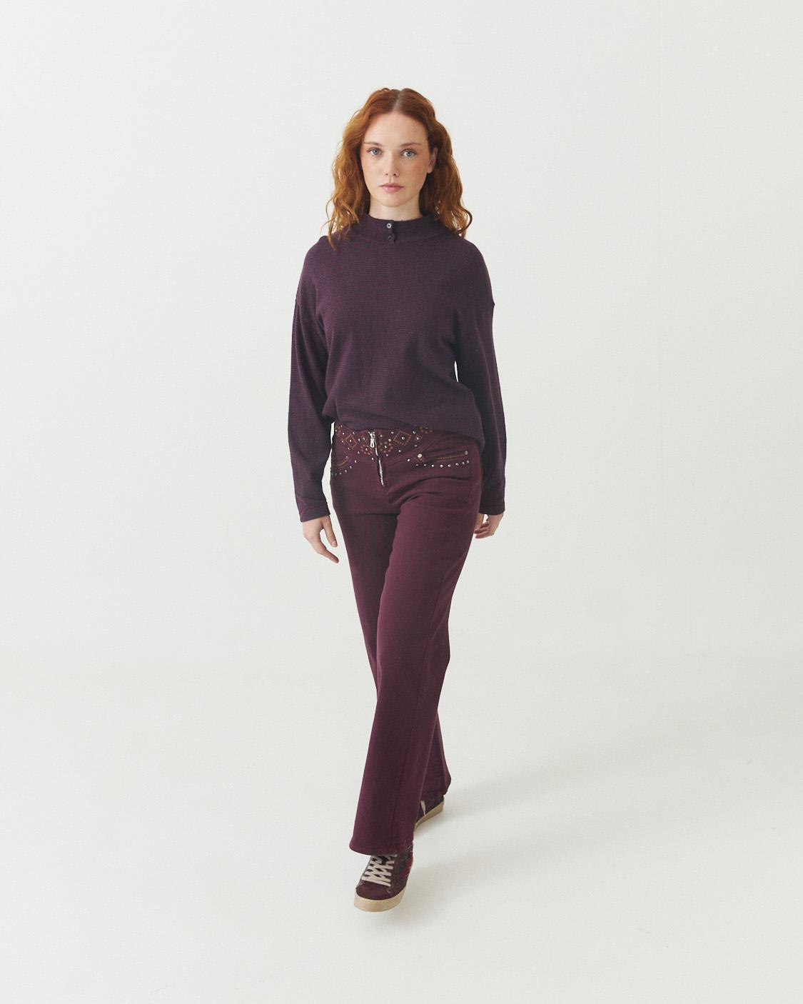 PANTALÓN STRAIGHT TACHUELAS PRETINA