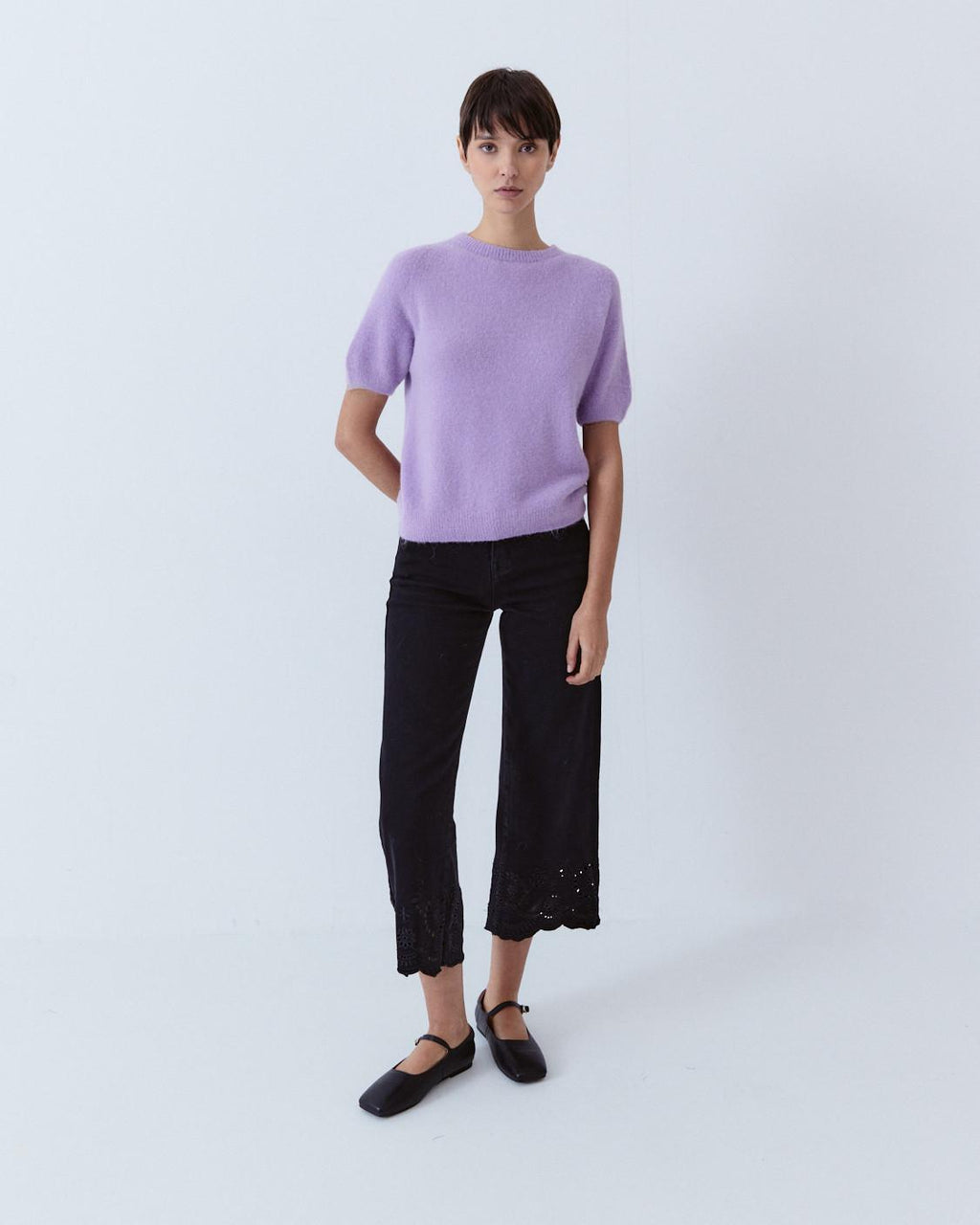 PANTALÓN BAJO BORDADO