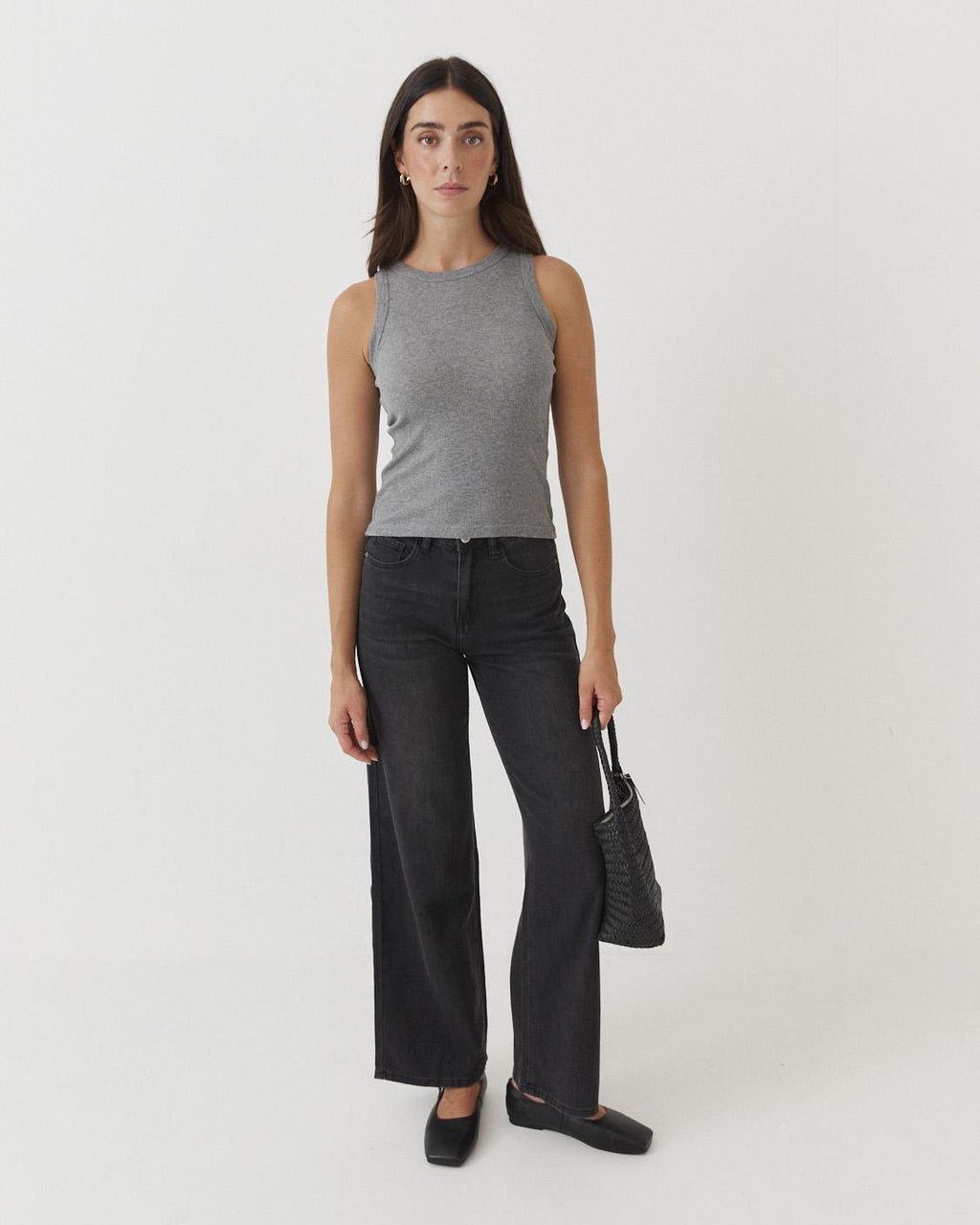 HIGH-WAISTED STRAIGHT LEG JEANS